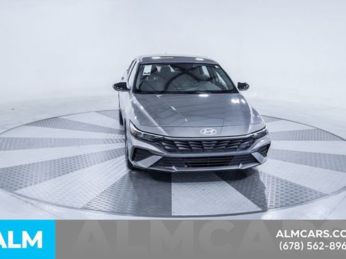 Used 2025 Hyundai Elantra Sport image 15