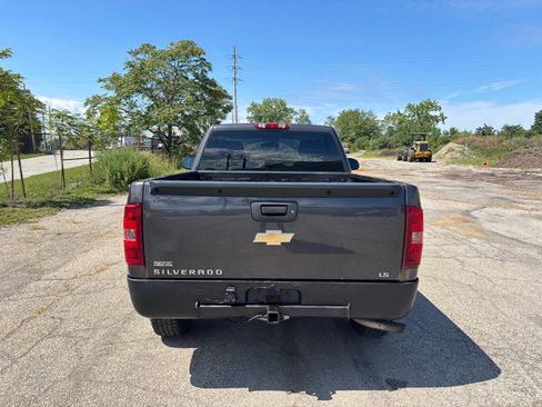 Used 2010 Chevrolet Silverado 1500 W/T w/ LS Package AWD/4WD image 4