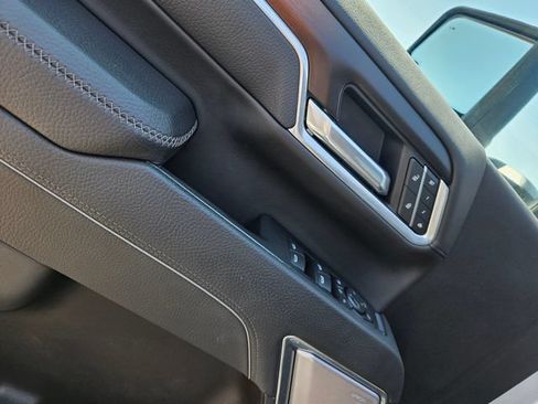 Used 2025 GMC Sierra 2500 Denali w/ Denali Reserve Package AWD/4WD image 11