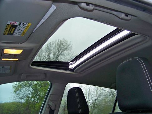 Used 2018 Toyota RAV4 XLE image 26