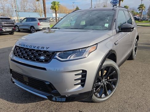 New 2025 Land Rover Discovery Sport Dynamic SE image 1