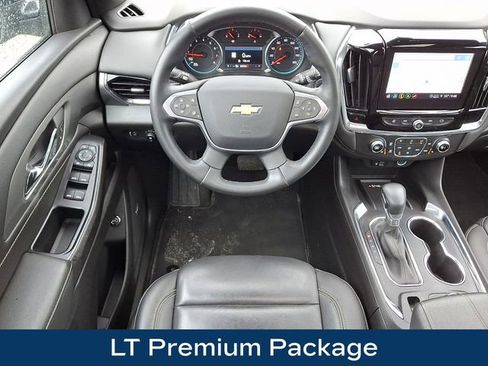 Used 2023 Chevrolet Traverse LT w/ LT Premium Package AWD/4WD image 3
