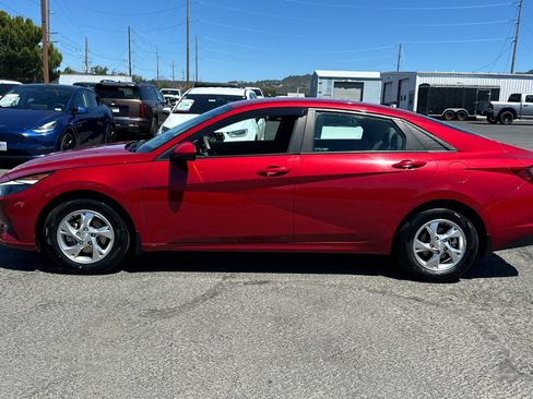 Certified 2023 Hyundai Elantra SE FWD image 7