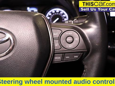 Used 2022 Toyota Camry SE image 12