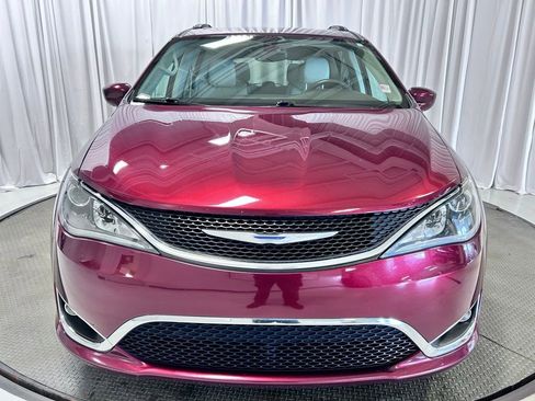 Used 2017 Chrysler Pacifica Touring-L Plus w/ Tire & Wheel Group image 27