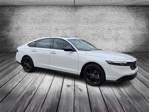 Certified 2025 Honda Accord SE image 7