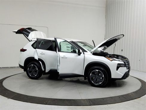 New 2026 Nissan Rogue SV image 9