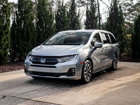 Certified 2026 Honda Odyssey EX-L image 5