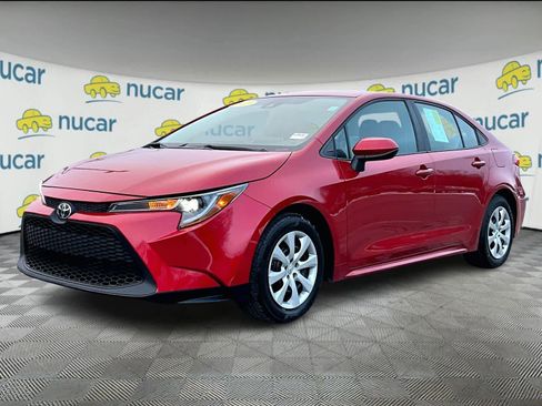 Used 2021 Toyota Corolla LE image 3