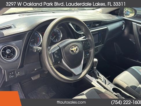 Used 2018 Toyota Corolla LE FWD image 20