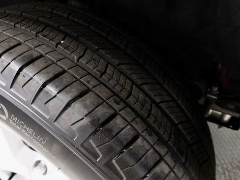 Used 2024 Jeep Grand Cherokee Limited w/ Luxury Tech Group II image 20