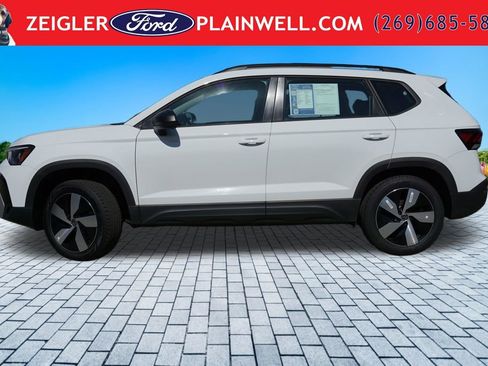 Used 2025 Volkswagen Taos S AWD/4WD image 2