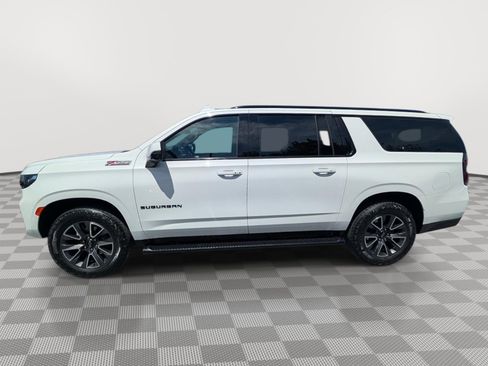 Used 2023 Chevrolet Suburban Z71 w/ Luxury Package AWD/4WD image 2