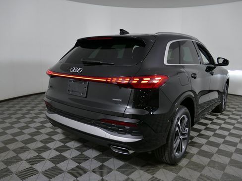 New 2025 Audi Q5 Premium image 3