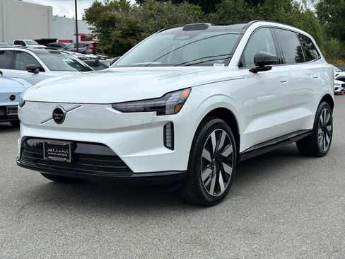 New 2025 Volvo EX90 Plus image 8