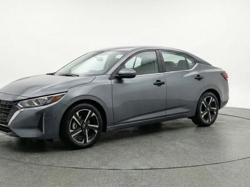 Used 2025 Nissan Sentra SV FWD image 3