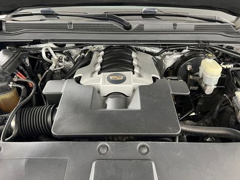 Used 2017 Cadillac Escalade Premium Luxury AWD/4WD image 21