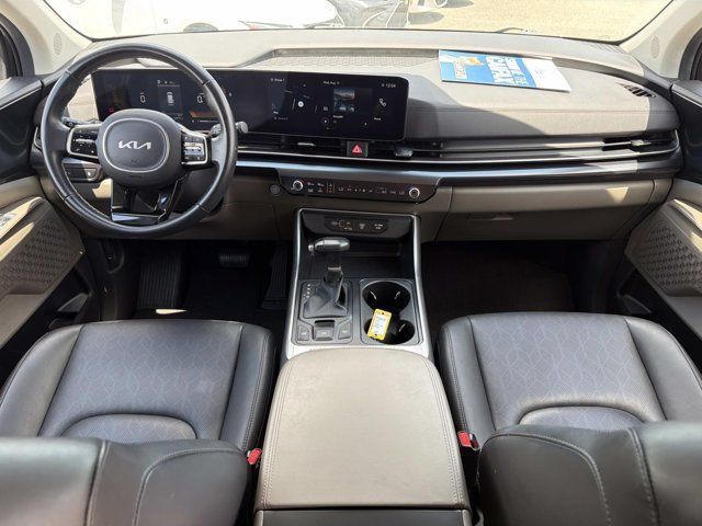 Used 2025 Kia Carnival FWD image 19