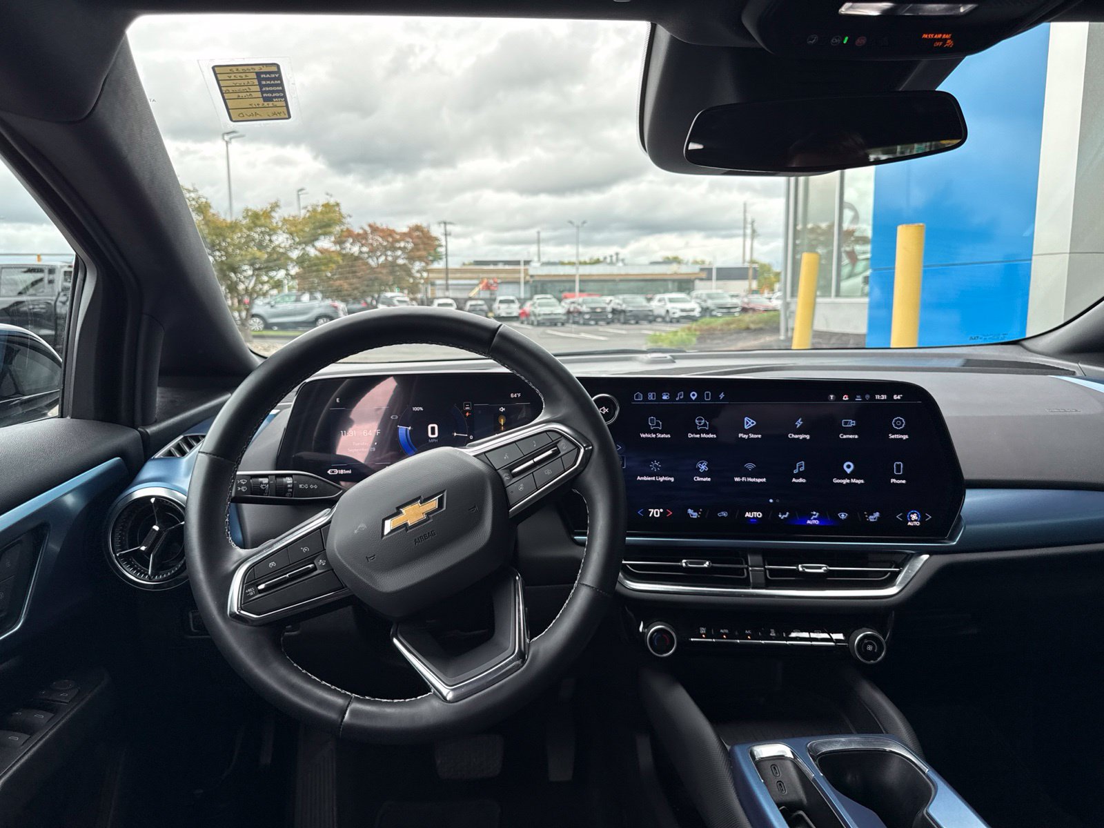 Used 2024 Chevrolet Equinox EV LT AWD/4WD image 2