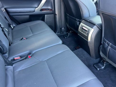 Used 2019 Lexus GX 460 Premium AWD/4WD image 32