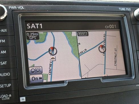 Used 2011 Toyota Sienna XLE w/ Premium Pkg image 41