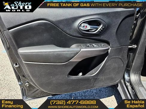Used 2021 Jeep Cherokee Limited AWD/4WD image 12