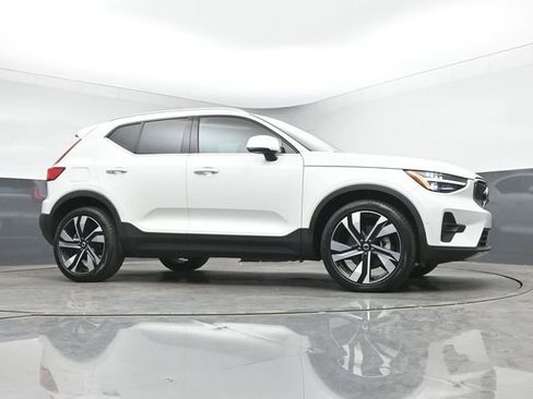 Used 2023 Volvo XC40 B5 Ultimate w/ Protection Package Premier AWD/4WD image 14