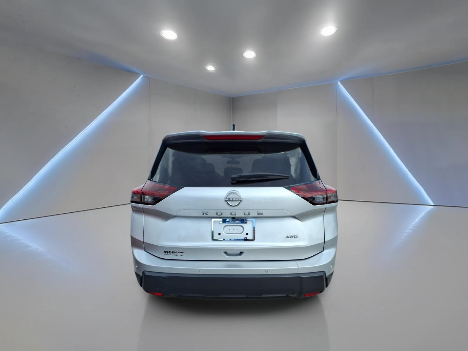 Used 2025 Nissan Rogue S AWD/4WD image 4