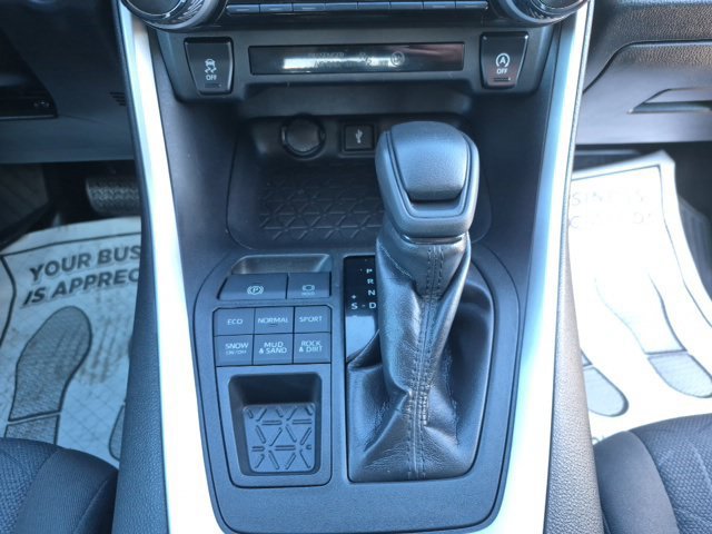 Used 2020 Toyota RAV4 XLE AWD/4WD image 25