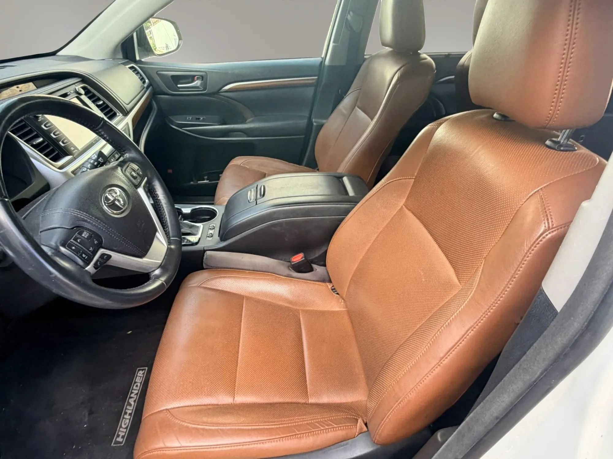 Used 2018 Toyota Highlander Limited FWD image 30