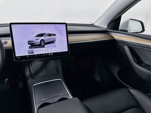 Used 2023 Tesla Model Y Long Range AWD/4WD image 23