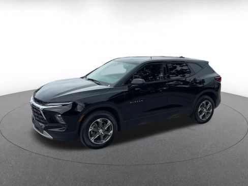Used 2026 Chevrolet Blazer LT FWD image 6