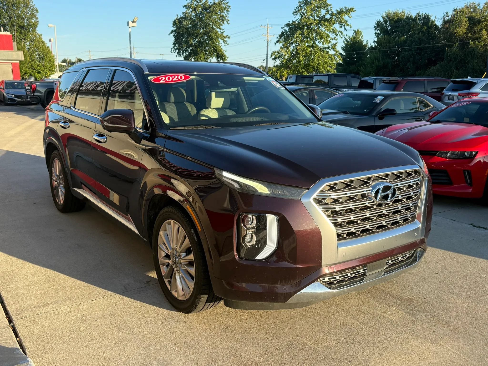 Used 2020 Hyundai Palisade Limited FWD image 2