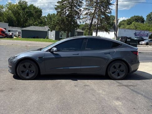 Used 2021 Tesla Model 3 Standard Range Plus RWD image 5