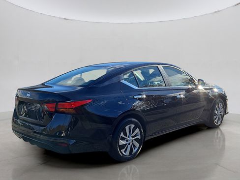 Certified 2022 Nissan Altima 2.5 S image 3