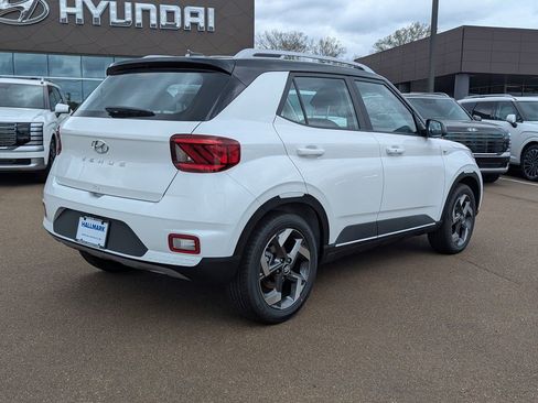 New 2026 Hyundai Venue SEL image 2