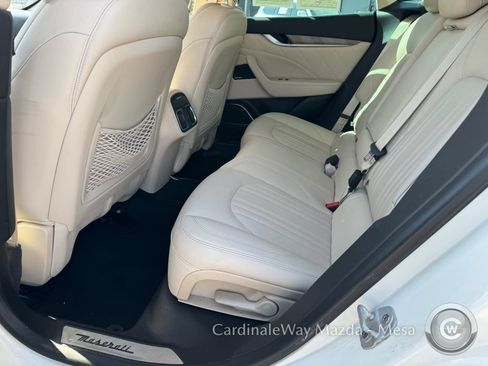 Used 2019 Maserati Levante GranLusso AWD/4WD image 15