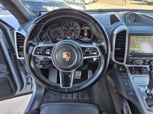 Used 2016 Porsche Cayenne GTS image 22