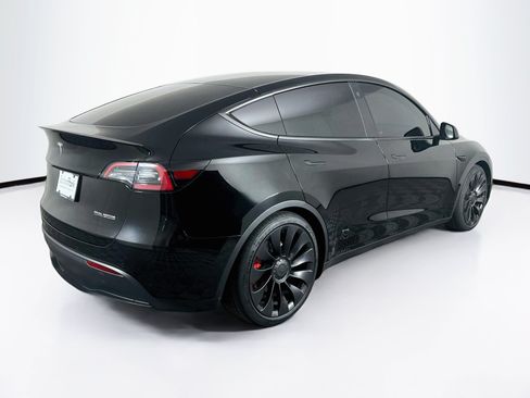 Used 2022 Tesla Model Y Performance AWD/4WD image 9