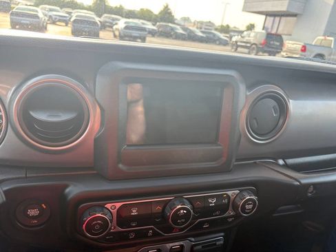 Used 2021 Jeep Wrangler Sport AWD/4WD image 15