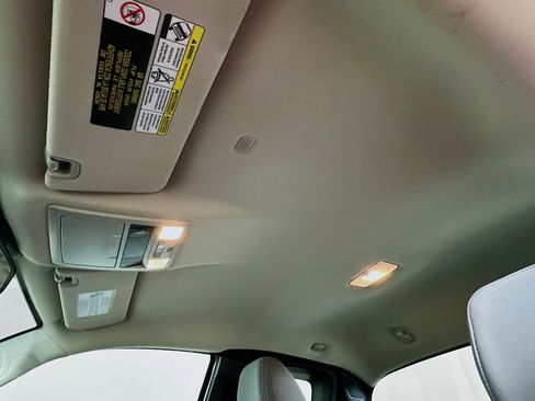 Used 2019 Toyota Tacoma SR image 11