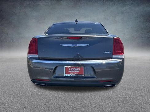 Used 2018 Chrysler 300 Limited w/ Safetytec Plus Group RWD image 5