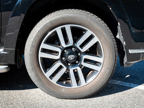 Used 2014 Toyota 4Runner Limited image 43