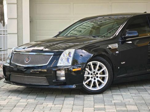 Used 2009 Cadillac STS V image 2