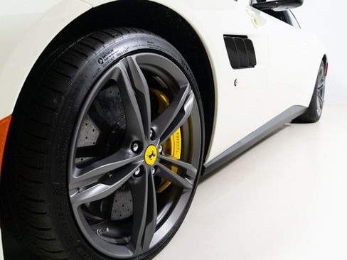 Certified 2018 Ferrari GTC4Lusso image 35