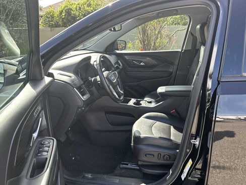 Certified 2024 GMC Terrain SLT AWD/4WD image 2