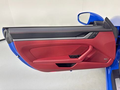 Used 2025 Porsche 911 Carrera image 44