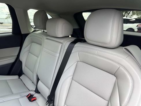 New 2026 Lincoln Nautilus Premier AWD/4WD image 14