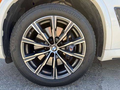 Used 2021 BMW X5 M50i w/ Dynamic Handling Package AWD/4WD image 12