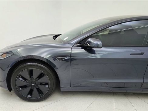 Used 2025 Tesla Model 3 Long Range image 9